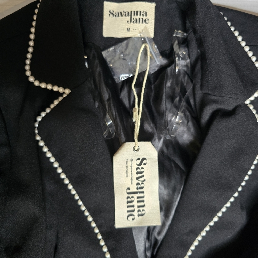 NWT Savanna Jane Pearl Trimmed Blazer - Picture 2 of 3